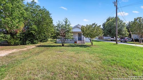 633 Academy St, Blanco, TX, 78606-4545 | Card Image