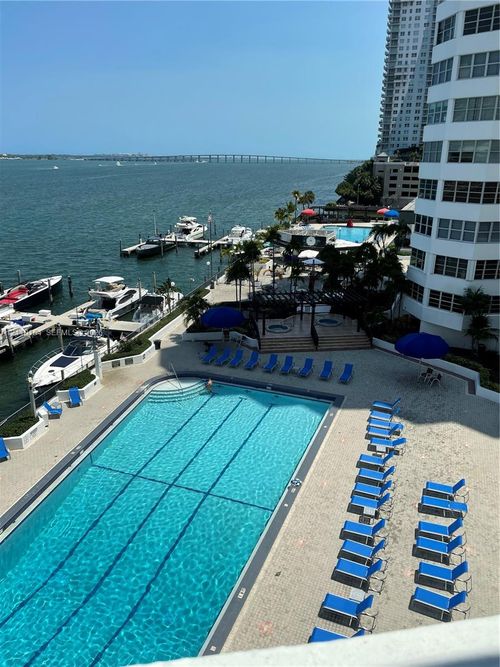 667-801 Brickell Bay Dr, Miami, FL, 33131-2937 | Card Image