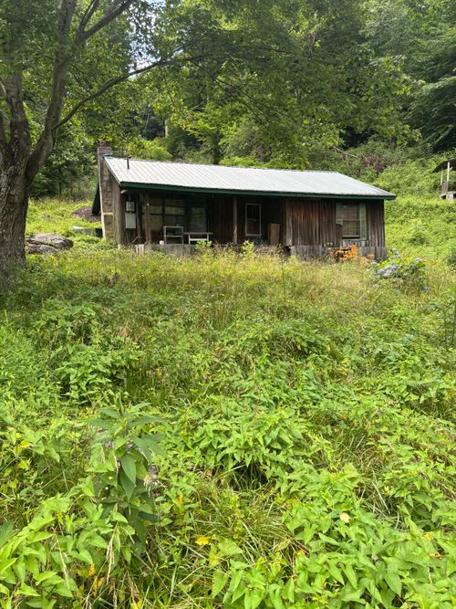 1204 Highway 3482, Calvin, KY, 40813-9083 | Card Image