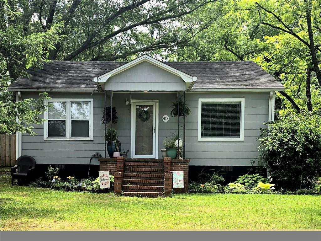 Eaton St, Central, SC 29630