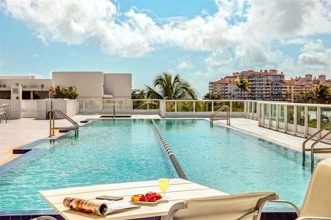 APT-1704 - 50 S Pointe Dr, Condo with 2 bedrooms, 3 bathrooms and null parking in Miami Beach FL | Image 37
