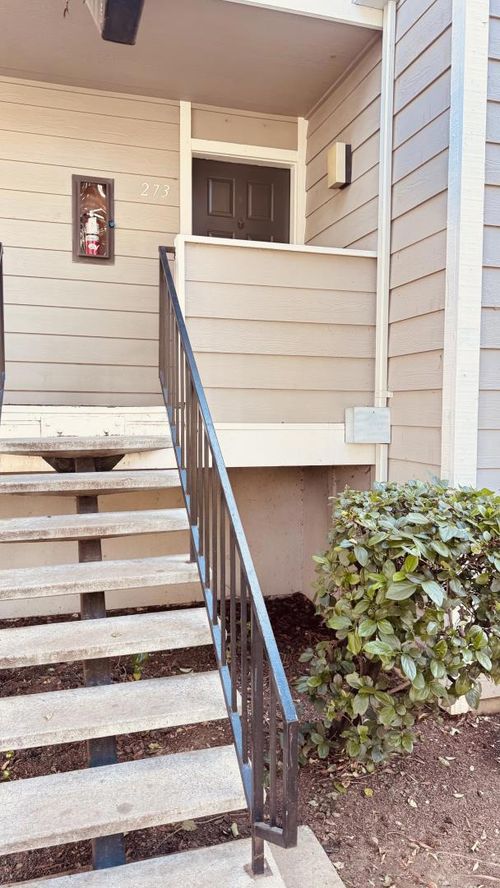 273 Stonegate Cir, San Jose, CA, 95110-3538 | Card Image