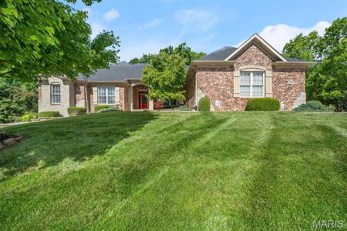 1019 Hawks Landing Dr, Lake St Louis, MO, 63367-1831 | Card Image