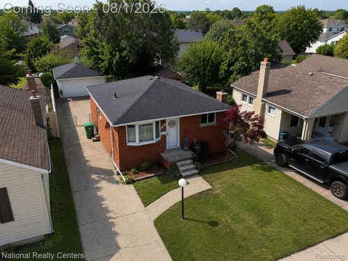 28821 Beechwood St, Garden City, MI, 48135-2462 | Card Image