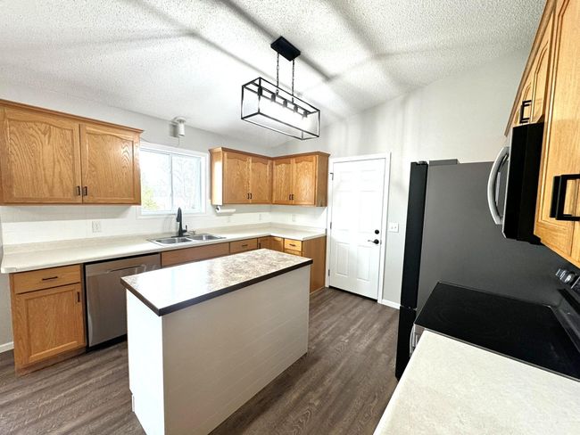 606 Tenth St W, House other with 3 bedrooms, 2 bathrooms and null parking in Park Rapids MN | Image 11