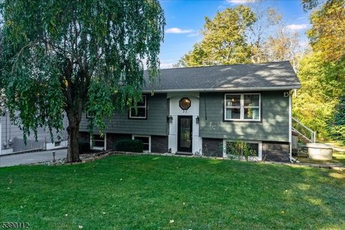 33 Tanglewood Dr, Highland Lakes, NJ, 07422-1006 | Card Image