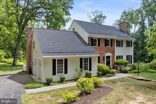 12 Poor Farm Rd, Pennington, NJ, 08534-3801 | Card Image