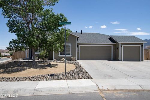 330 Hidden Oaks Dr, Dayton, NV, 89403-7432 | Card Image