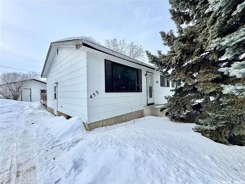 453 28th Street E, Prince Albert, SK, S6V1X6 | Card Image