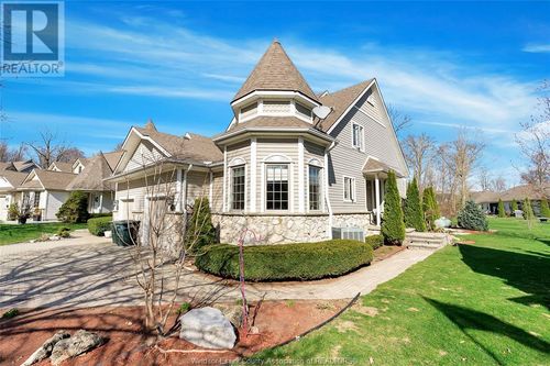 233 Crystal Bay Dr, Amherstburg, ON, N9V4A6 | Card Image