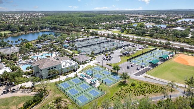 B - 10659 Pelican Preserve Blvd, Condo with 3 bedrooms, 2 bathrooms and null parking in FORT MYERS FL | Image 29