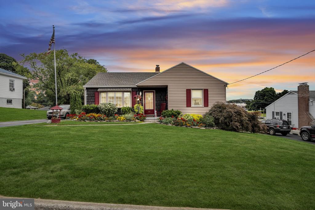 Wise Ave, Red Lion, PA 17356