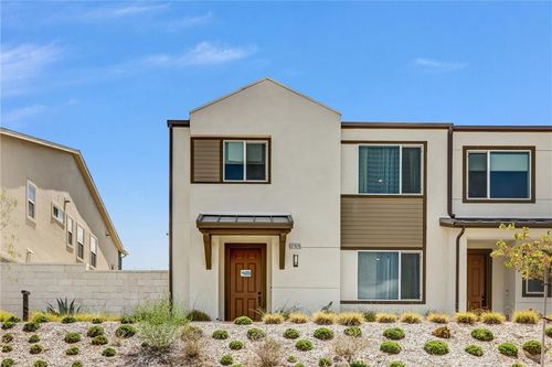 27676 Symphony Pl, Valencia, CA, 91381-2012 | Card Image