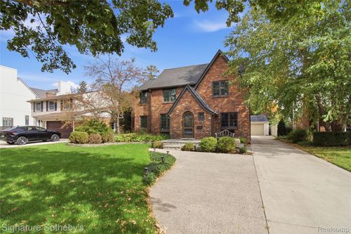 431 Westchester Way, Birmingham, MI, 48009-1512 | Card Image