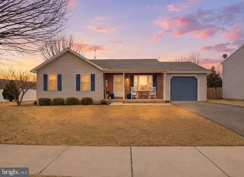 51 Abbotts Dr, ABBOTTSTOWN, PA, 17301-9615 | Card Image