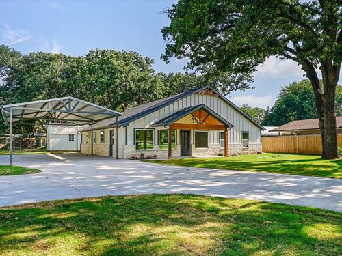 4004 Pueblo Ct, Granbury, TX, 76048-6162 | Card Image