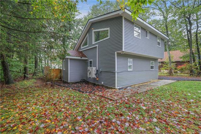 Dorchester Dr, Tobyhanna, PA 18466