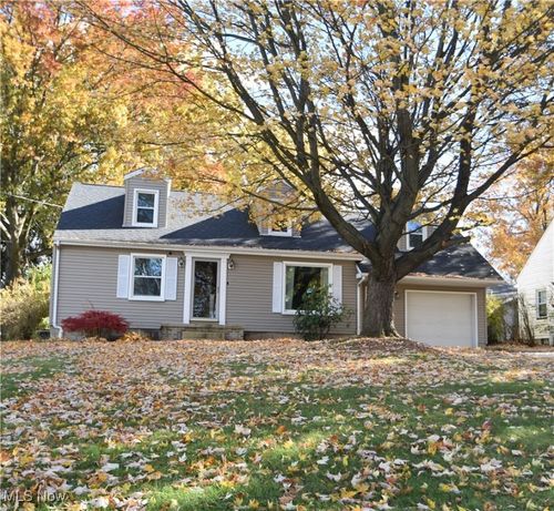 7431 Westview Dr, Youngstown, OH, 44512-5550 | Card Image