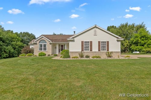 7777 Snow Ave Se, Alto, MI, 49302-9748 | Card Image