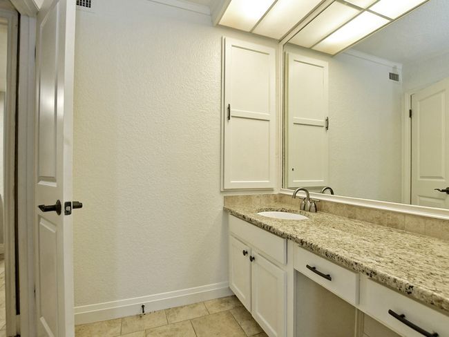 168 World Of Tennis Sq, Condo with 3 bedrooms, 3 bathrooms and 2 parking in Lakeway TX | Image 23