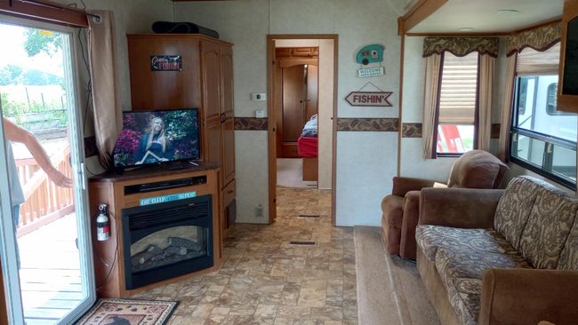 Electric Fireplace. | Image 13
