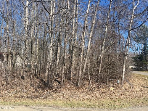 2455 Plum Creek Dr, Roaming Shores, OH, 44084-9547 | Card Image