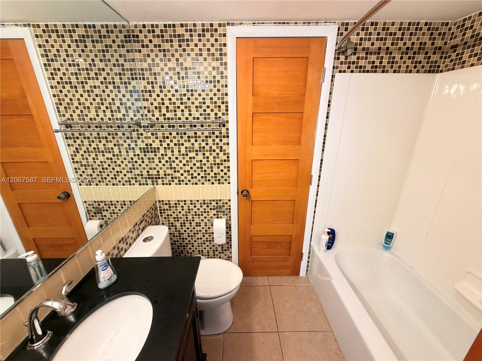Residential Lease in Hallandale Beach