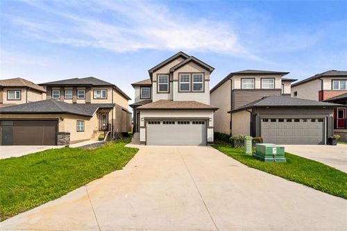 35 Dr Michael K Grace Lane, Winnipeg, MB, R3W0N1 | Card Image
