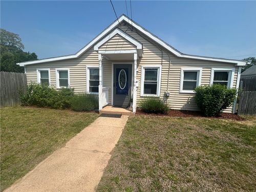 1 Holly St, Riverside, RI, 02915-5504 | Card Image
