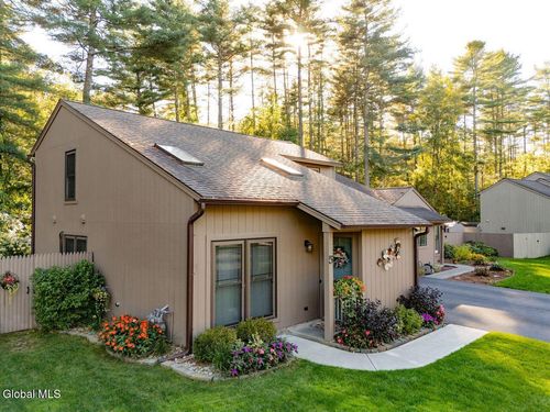 5 Elizabeth Ln, Queensbury, NY, 12804-9157 | Card Image