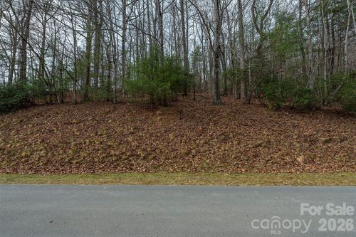 391-24 Falls Ln, Hendersonville, NC, 28739-8160 | Card Image