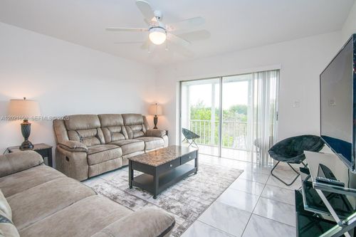 502-4650 Washington St, Hollywood, FL, 33021-7669 | Card Image