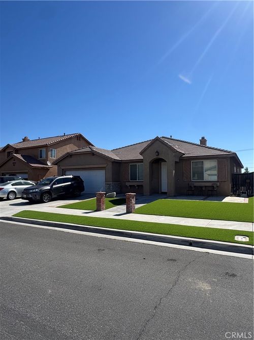 8683 Bridgeport Ave, Hesperia, CA, 92344-5563 | Card Image