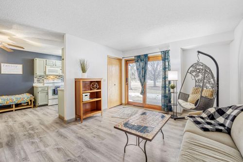 12616 University Ave Nw, Coon Rapids, MN, 55448-6158 | Card Image