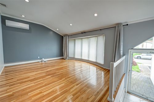 3 Fall Ln, Jericho, NY, 11753-2311 | Card Image