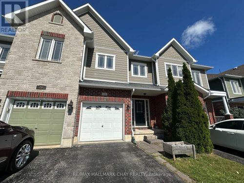 18 Claudio Cres, Barrie, ON, L4N6L5 | Card Image
