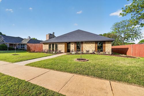 1402 Country Ln, Allen, TX, 75002-4513 | Card Image