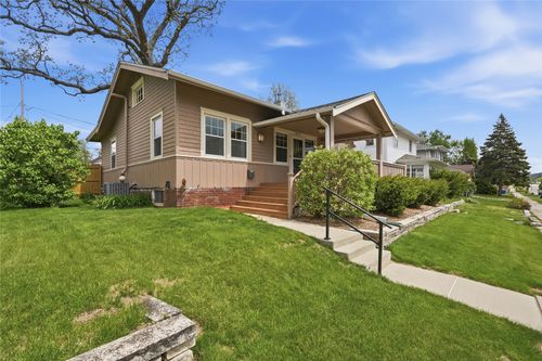 1614 J Ave Ne, Cedar Rapids, IA, 52402-5207 | Card Image