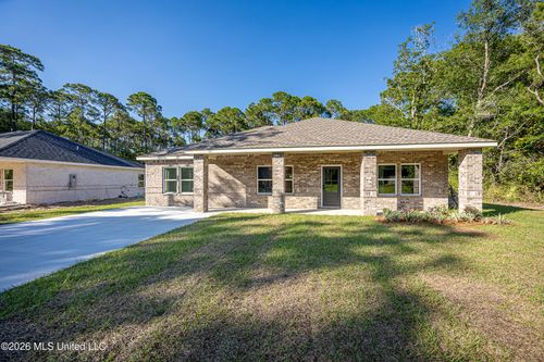 624 Oak St, Ocean Springs, MS, 39564-8928 | Card Image