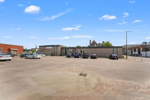 c-270 Lake St, Pembroke, ON, K8A7Y9 | Card Image