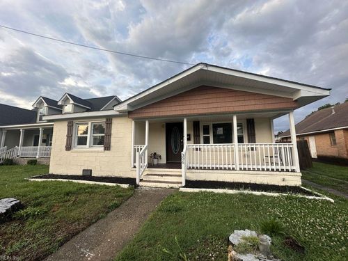 306 Phillips Ave, Portsmouth, VA, 23707-4210 | Card Image