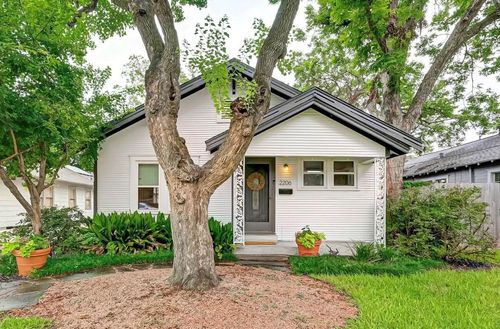 2206 Singleton St, Houston, TX, 77008-4457 | Card Image