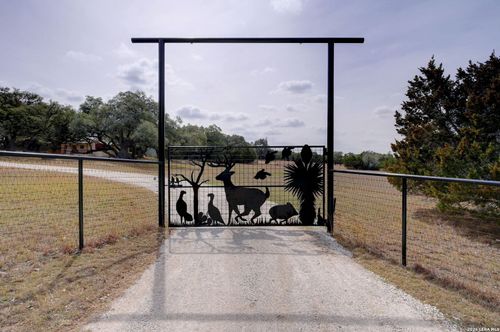 6573 Ranch Road 165, Blanco, TX, 78606-5030 | Card Image