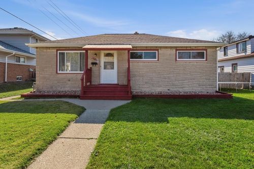 4901 W Howard Avenue, Milwaukee, WI, 53220 | Card Image