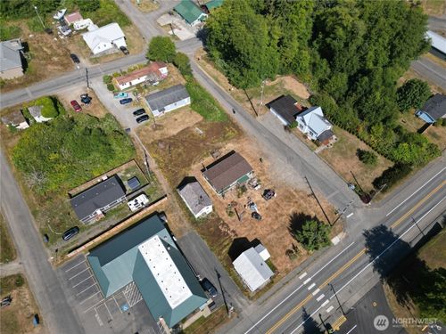 15 6th St, Clallam Bay, WA, 98326-9738 | Card Image