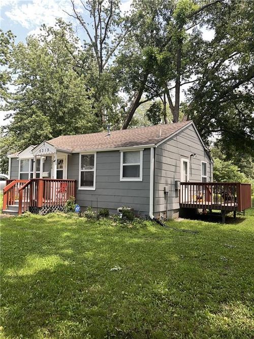 5315 Ash Ave, Raytown, MO, 64133-2811 | Card Image