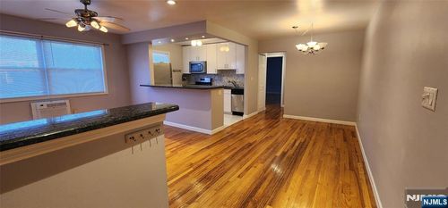 32 Knox Ter, Wayne, NJ, 07470-2327 | Card Image