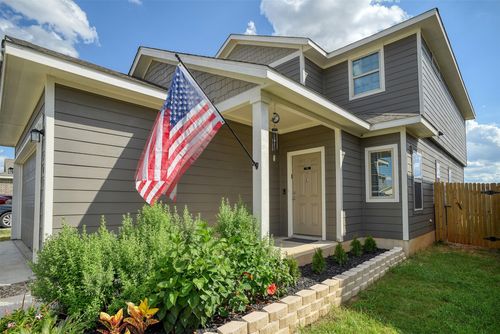 205 Driftwood Ln, Bastrop, TX, 78602-2099 | Card Image