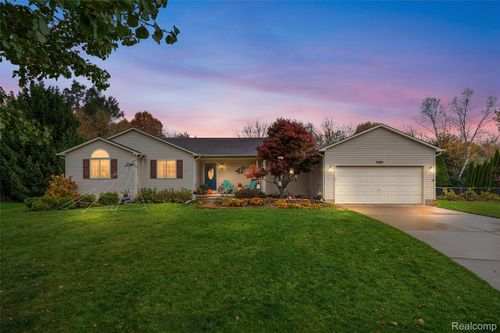 9081 Posey Ct, Whitmore Lake, MI, 48189-9467 | Card Image