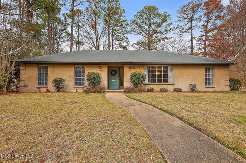 5212 Hialeah Dr, Jackson, MS, 39211-4521 | Card Image